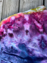 Load image into Gallery viewer, Women’s Large Tie Dye Shorts